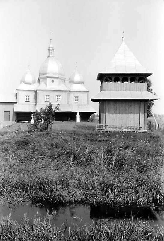 1990 р. Церква і дзвіниця. Вигляд з…