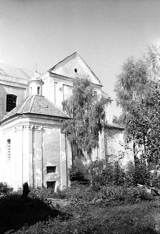 Каплиця, трансепт, вівтар