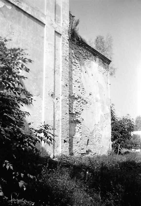 1990 р. Фрагмент трансепту і вівтар.…