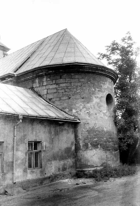 1991 р. Вівтар костелу. Вигляд з…