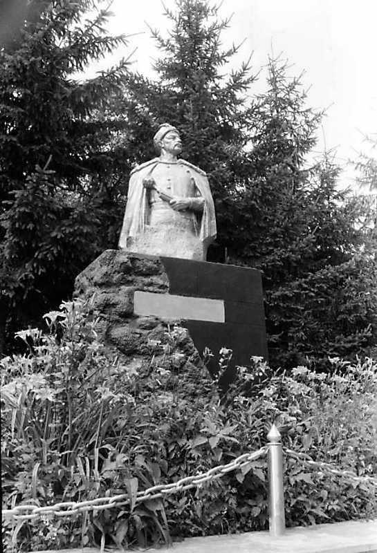Пам’ятник Б.Хмельницькому