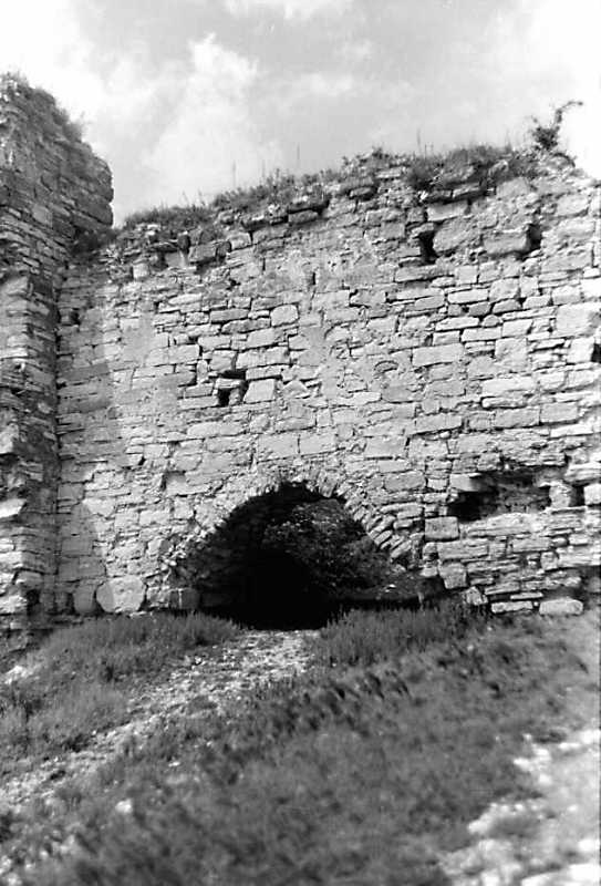 1991 р. Брама біля південної башти.…