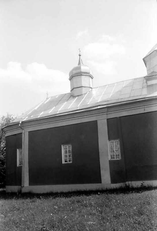 1991 р. Вівтар і нава. Вигляд з…