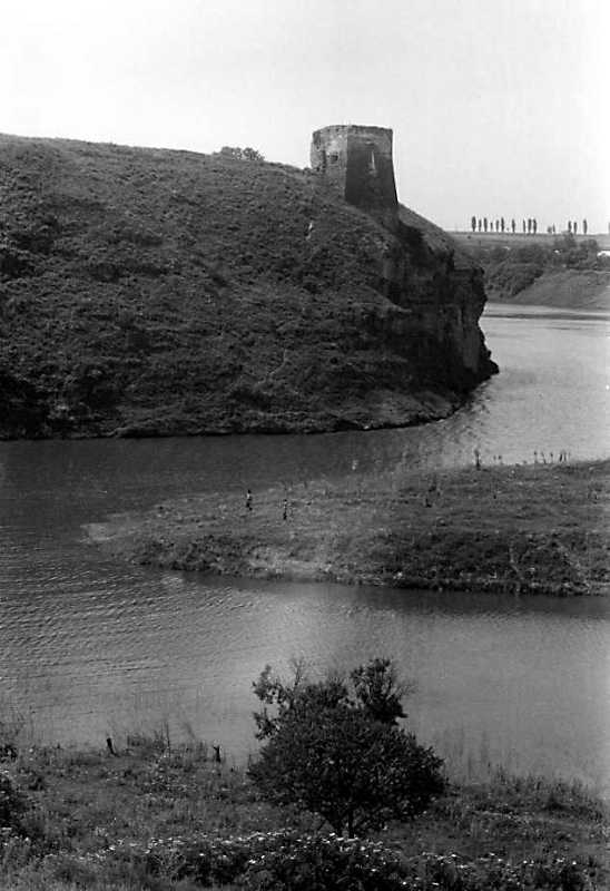 1991 р. Північна башта над урвищем.…