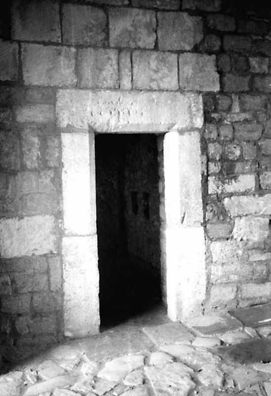 1991 р. Двері з проїзду до кордегардії