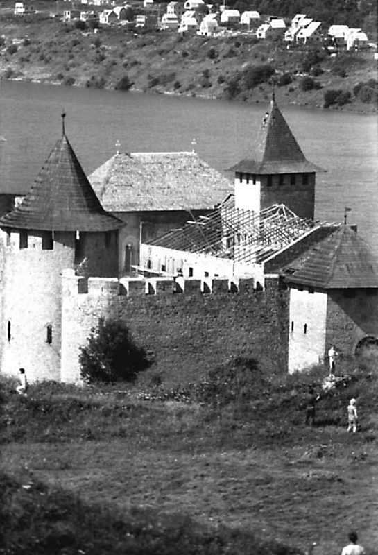 Південно-західна башта, каплиця,…