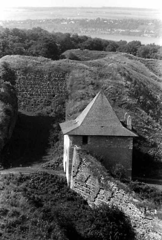 Яська брама на тлі бастіонів 4 та 5