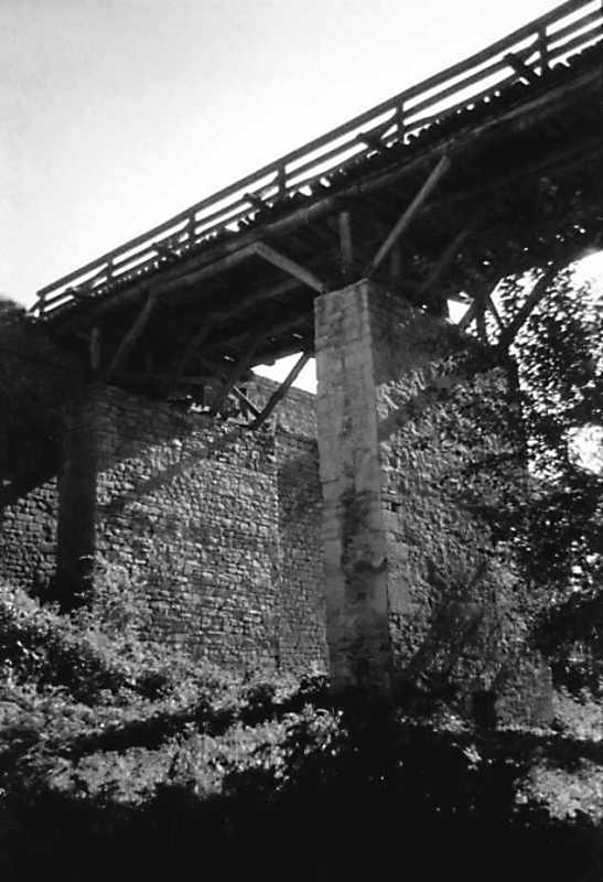1991 р. Міст. Вигляд з північного сходу