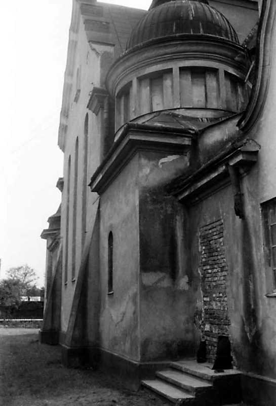 1991 р. Бічний фасад в ракурсі. Вигляд…