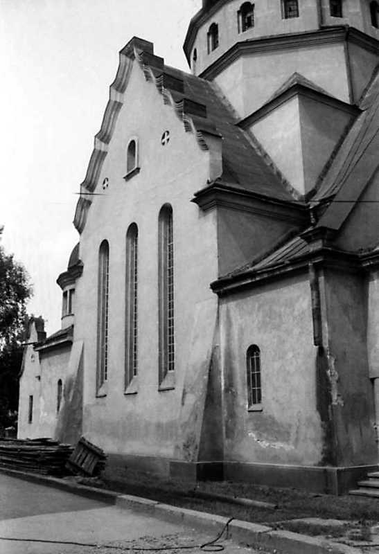 1991 р. Бічний фасад. Вигляд з позиції…