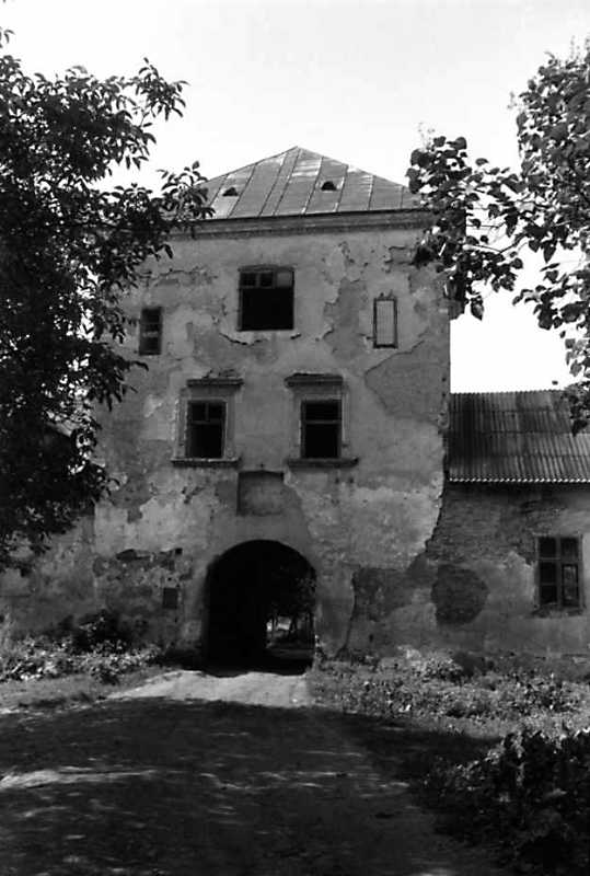 1991 р. Надбрамна башта. Вигляд з…