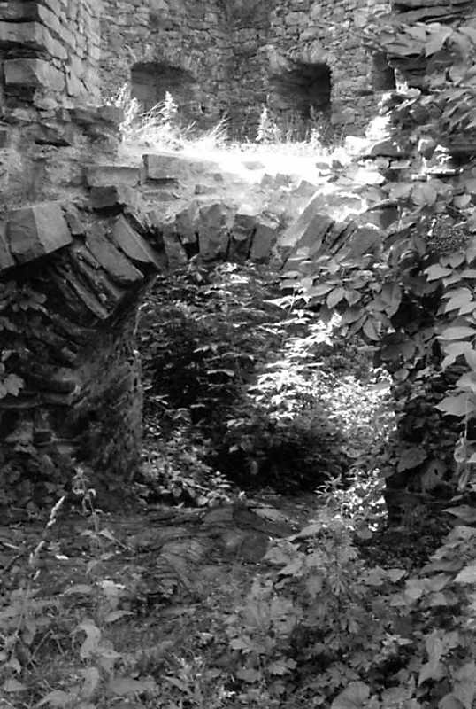 Арковий проріз нижнього ярусу