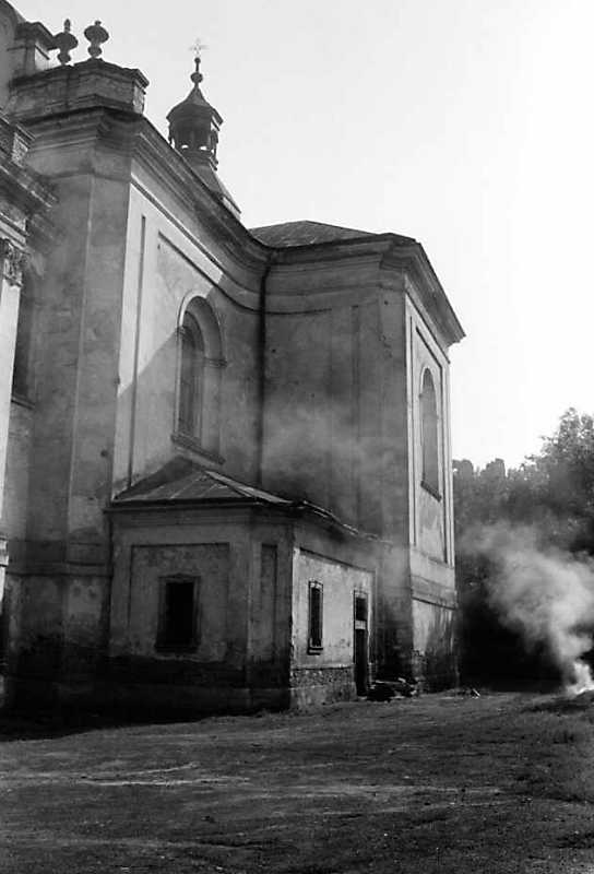 Бічний фасад