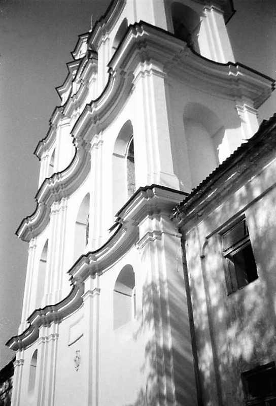 1991 р. Фрагмент головного фасаду.…