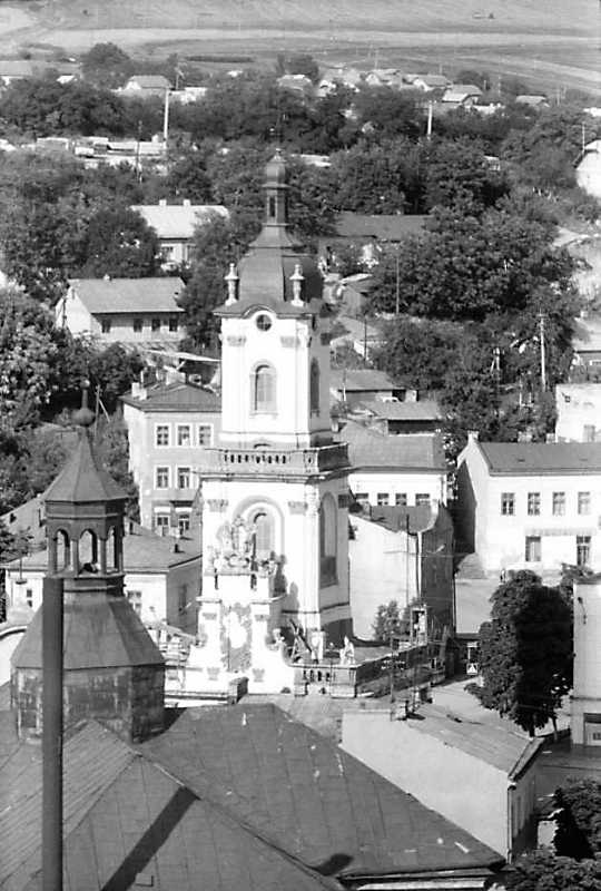 1991 р. Костел Успіння і ратуша.…