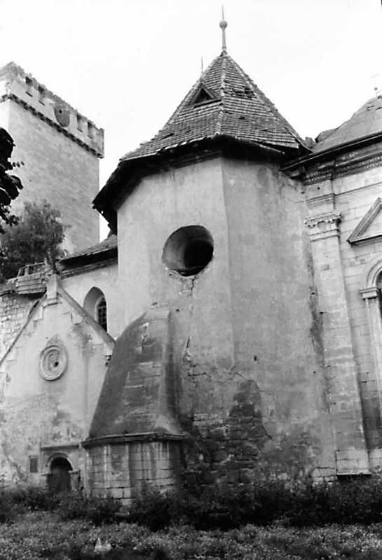 Нава і трансепт