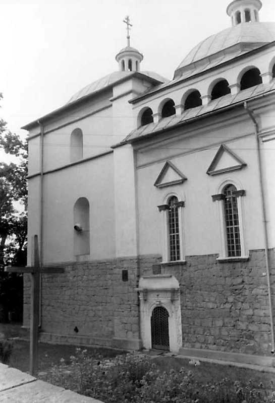 Бабинець і нава