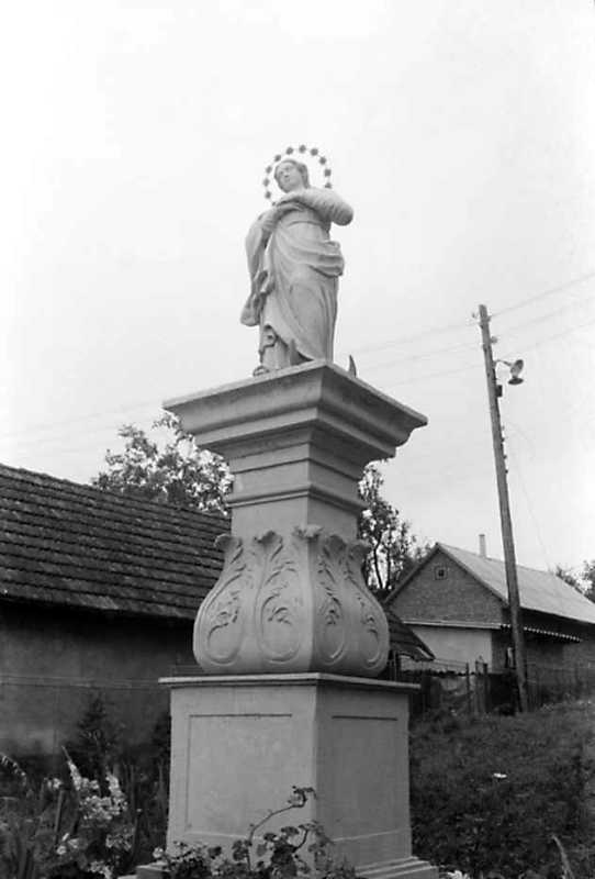 1991 р. Скульптура богородиці…