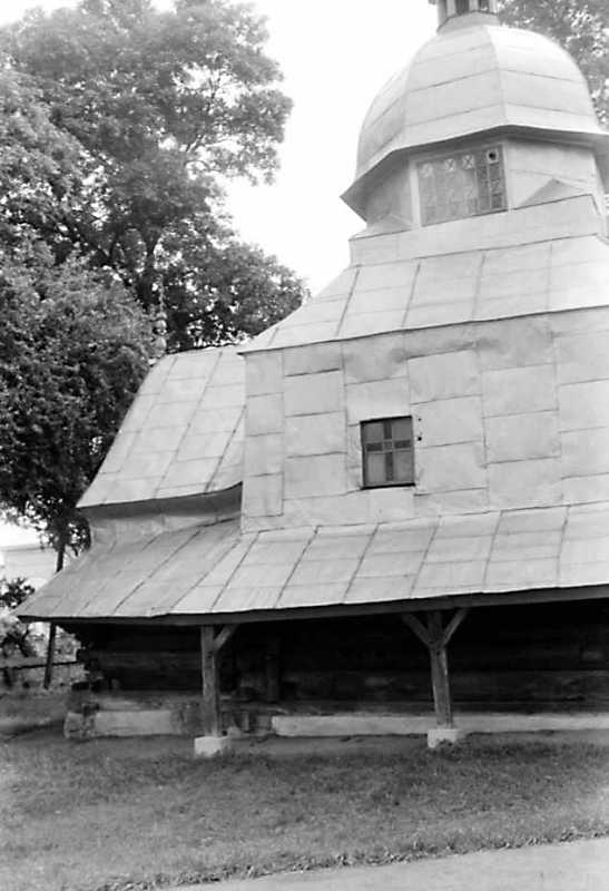 1991 р. Вівтар і нава. Вигляд з…