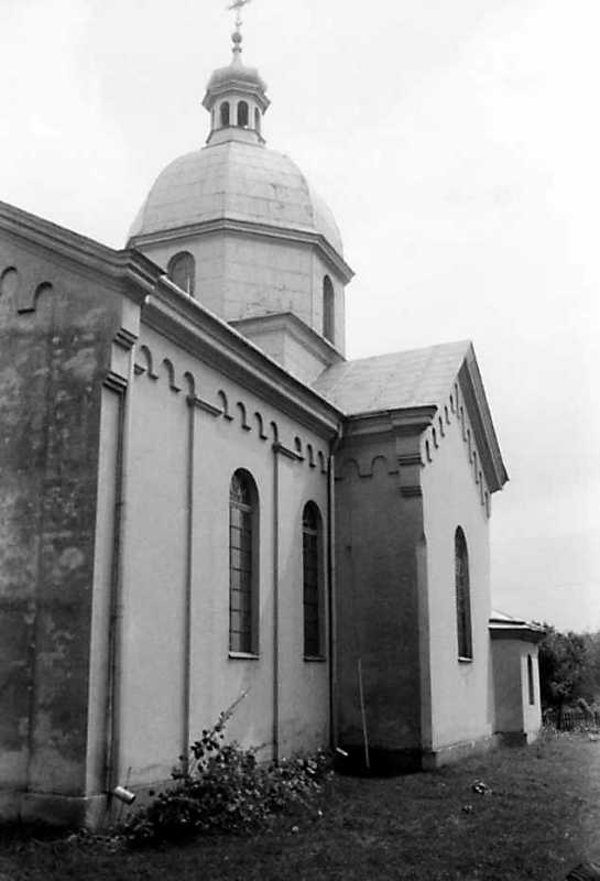1991 р. Бічний фасад церкви. Вигляд з…