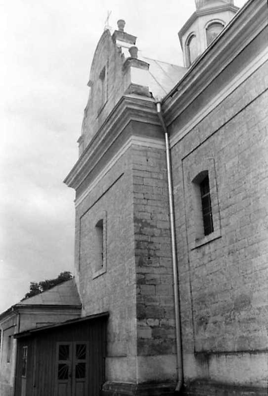 1991 р. Північний фасад у ракурсі.…