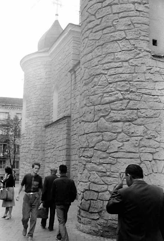 1991 р. Північний фасад у ракурсі.…