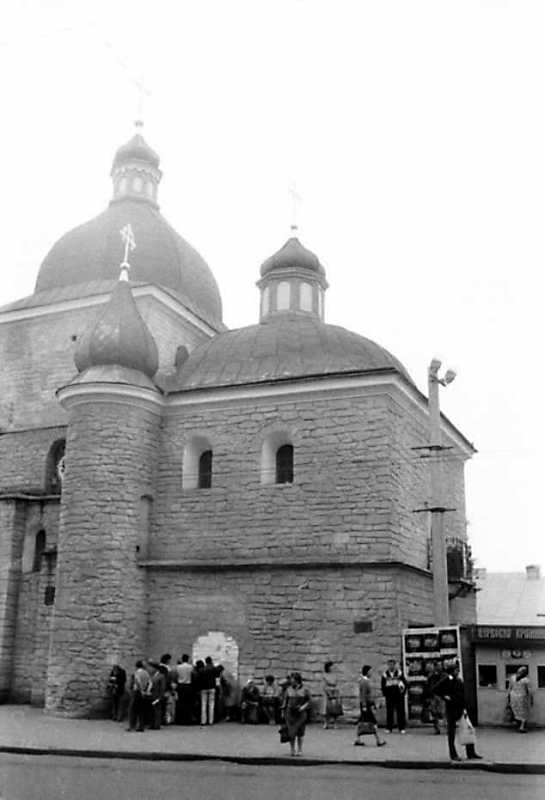 Нава і бабинець