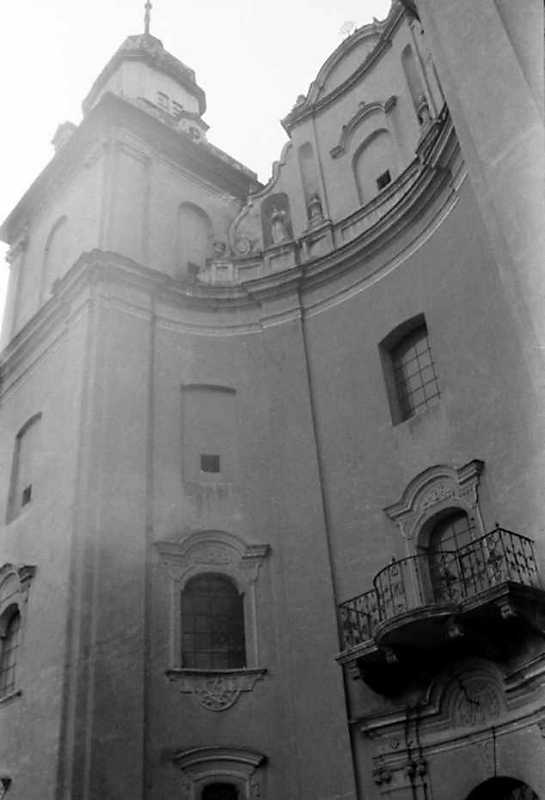 1991 р. Верхня частина головного…