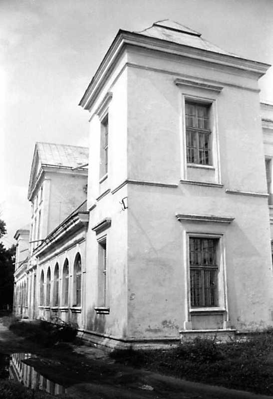 1991 р. Південний фасад в ракурсі.…