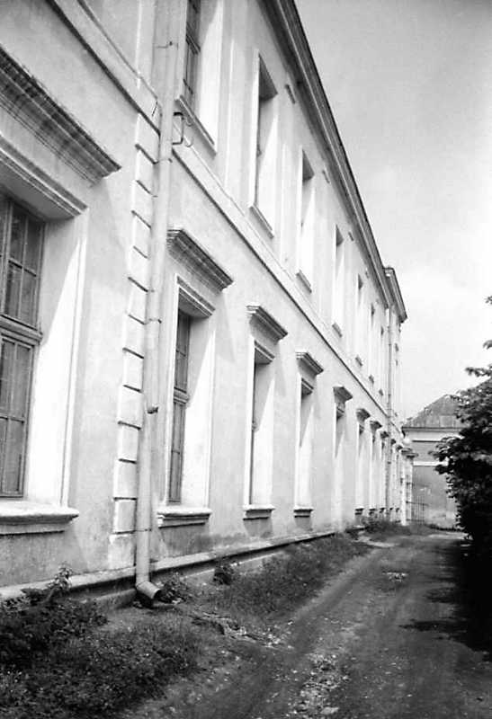 1991 р. Східний фасад в ракурсі.…