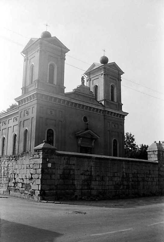 Головний фасад