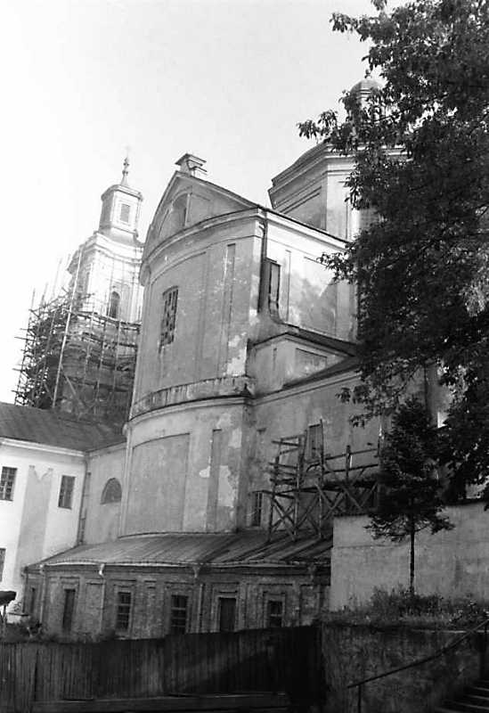 1991 р. Північне рамено трансепту.…