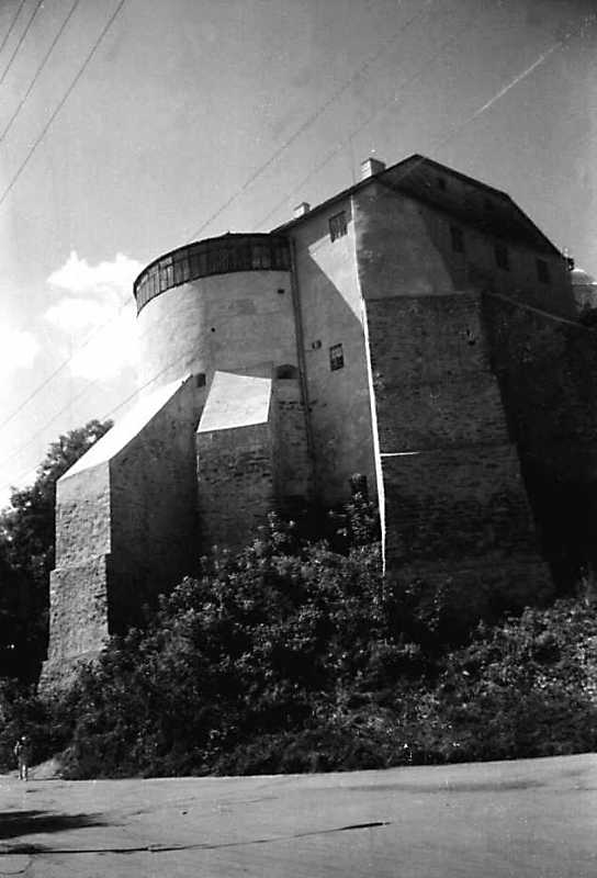 Вежа мурована