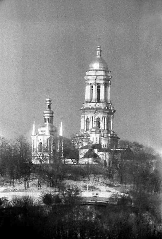 Дзвіниця дальніх печер та велика…