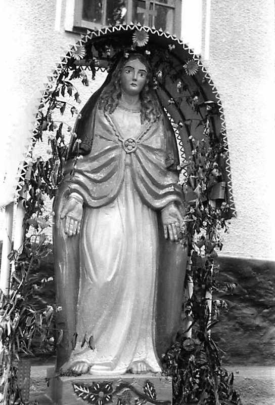 1992 р. Скульптура богородиці