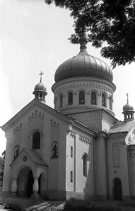 Бабинець і нава