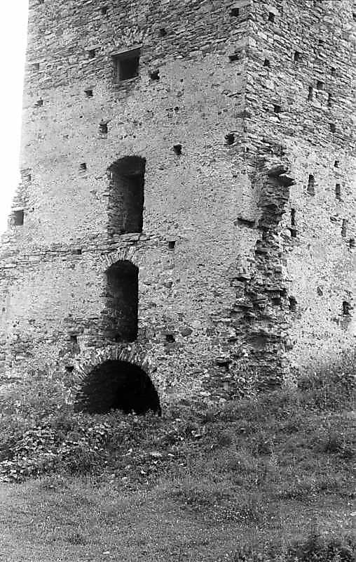 1992 р. Башта. Нижня частина. Вигляд з…