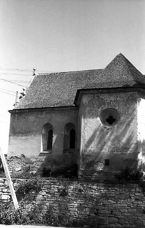 1992 р. Нава і трансепт. Вигляд з півдня