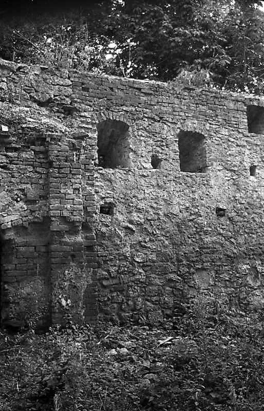 1992 р. Фрагмент південного муру з…