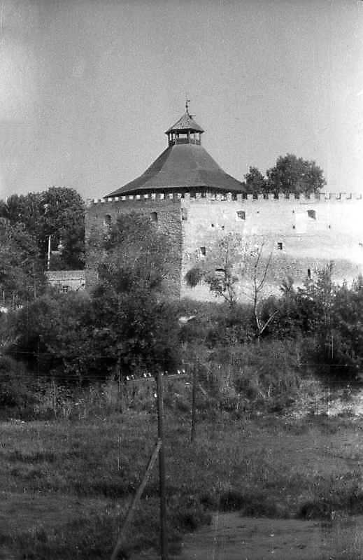 1992 р. Західна частина на тлі…