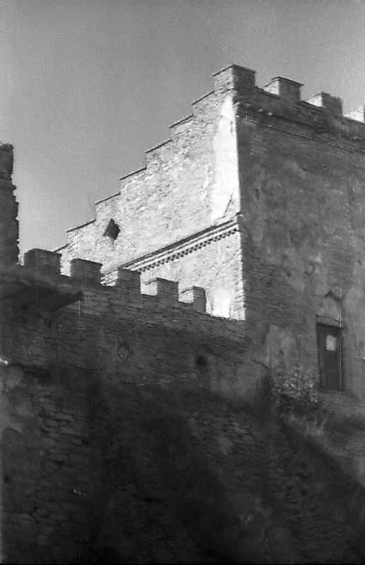 1992 р. Торцевий фасад…