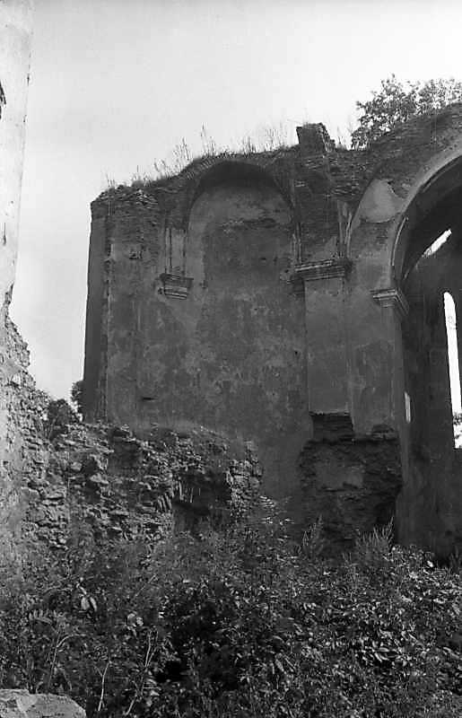 1992 р. Північне рамено трансепту.…