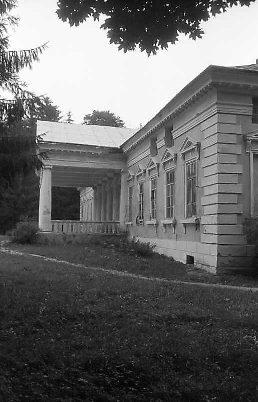 1992 р. Північний фасад у ракурсі.…