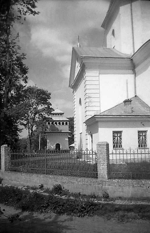 1993 р. Дзвіниця і бічне рамено…