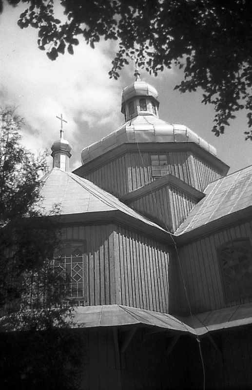 1993 р. Бічне рамено і нава. Вигляд з…