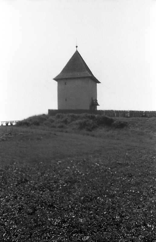 1993 р. Башта. Вигляд зі сходу