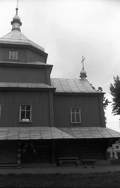 Нава та вівтар