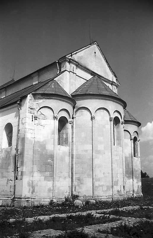 Апсиди церкви