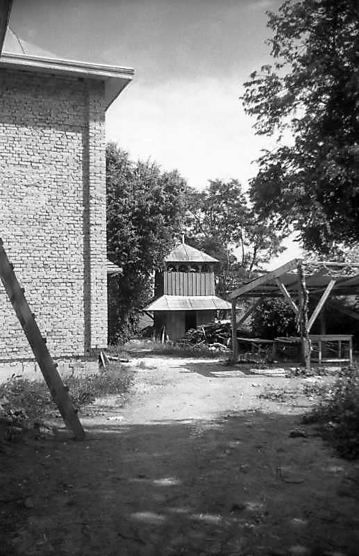 1993 р. Дзвіниця. Вигляд із заходу