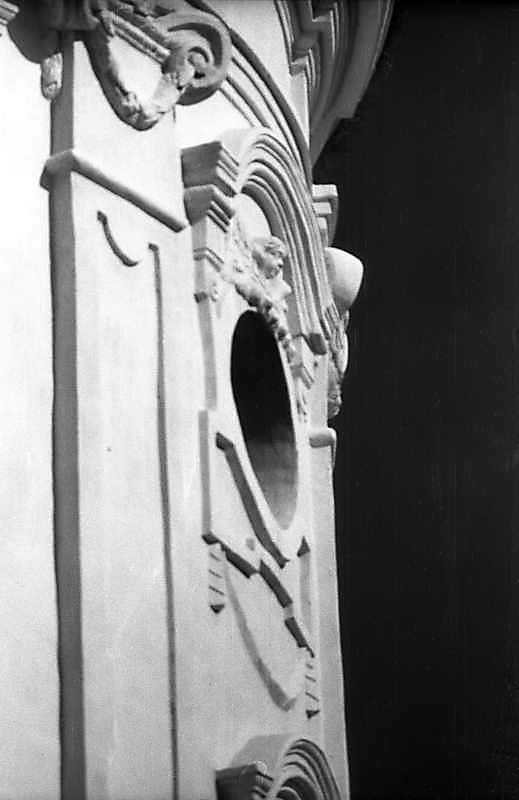 Вікно 2-го ярусу у вівтарі